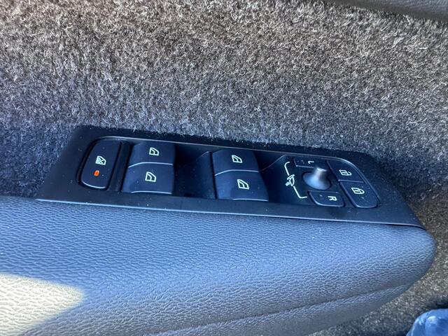 Volvo XC40 Recharge P8 AWD R-Design