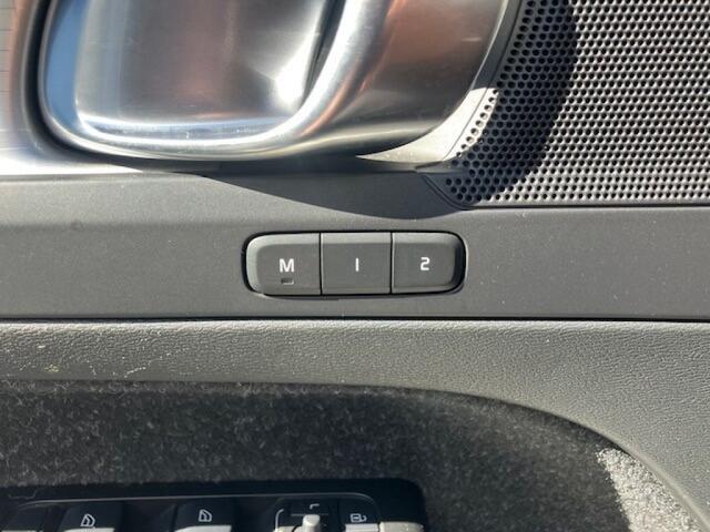 Volvo XC40 1.5 T4 Recharge R Design - Pan dak - camera - stoel/stuurverw.