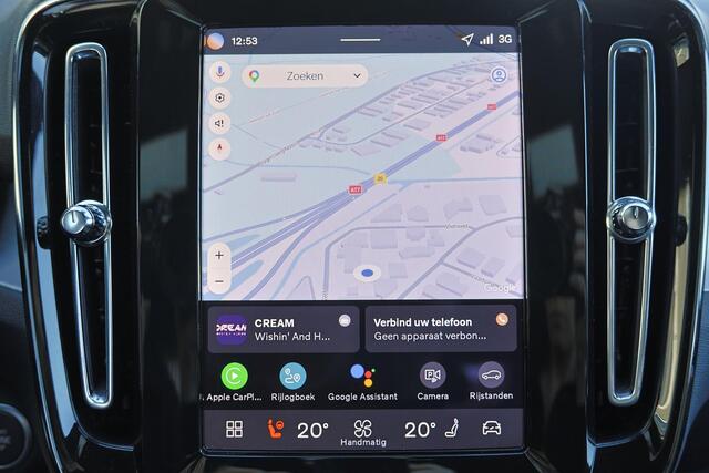 Volvo XC40 B3 Plus Black Edition - IntelliSafe Assist & Surround - 360º Camera - Harman/Kardon audio - Verwarmde voorstoelen & stuur - Parkeersensoren voor & achter - Elektr. bedienb. voorstoelen met geheugen links - Draadloze tel. lader - Extra getint glas - 20' LM