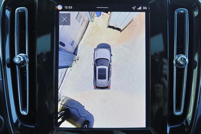 Volvo XC40 B3 Plus Black Edition - IntelliSafe Assist & Surround - 360º Camera - Harman/Kardon audio - Verwarmde voorstoelen & stuur - Parkeersensoren voor & achter - Elektr. bedienb. voorstoelen met geheugen links - Draadloze tel. lader - Extra getint glas - 20' LM