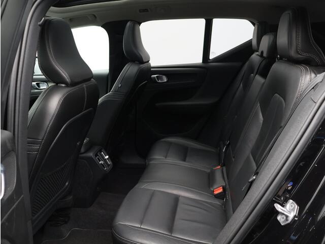 Volvo XC40 1.5 T3 Inscription / Panoramadak / Lederen Bekleding / Stoelverwarming / Carplay / Elektrische Kofferklep / Getint Glas /