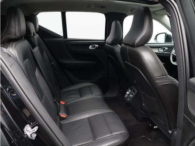 Volvo XC40 1.5 T3 Inscription / Panoramadak / Lederen Bekleding / Stoelverwarming / Carplay / Elektrische Kofferklep / Getint Glas /