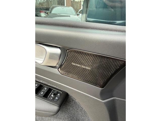 Volvo XC40 1.5 T4 Recharge Inscription Expression | Plug-in Hybrid (PHEV) | Trekhaak | Achteruitrijcamera | Harman Kardon Audio | Keyless Entry | Elektrische Achterklep