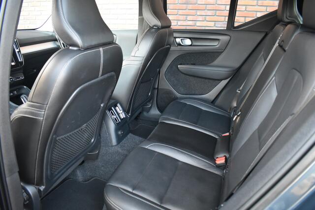 Volvo XC40 T4 211PK Recharge Inscription Expression | Trekhaak | Adaptive Cruise | Climate Pack | Park Assist |