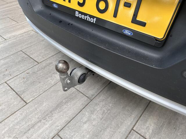 Volvo XC40 1.5 T4 211 pk Plug-in hybrid Plus Bright | Trekhaak | Camera | El. a. klep | Harman Kardon | El. verst. stoel + geh. |