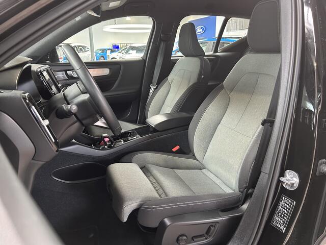 Volvo XC40 1.5 T4 211 pk Plug-in hybrid Plus Bright | Trekhaak | Camera | El. a. klep | Harman Kardon | El. verst. stoel + geh. |