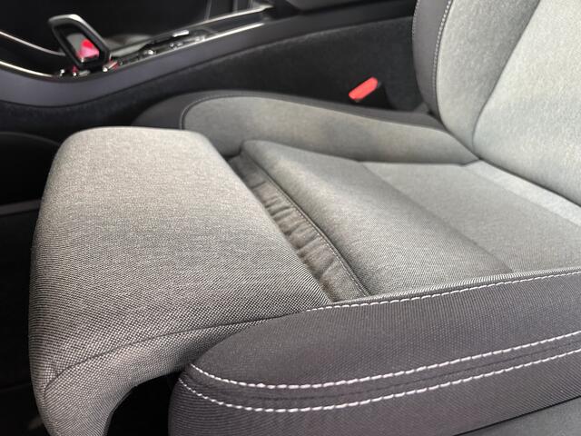 Volvo XC40 1.5 T4 211 pk Plug-in hybrid Plus Bright | Trekhaak | Camera | El. a. klep | Harman Kardon | El. verst. stoel + geh. |