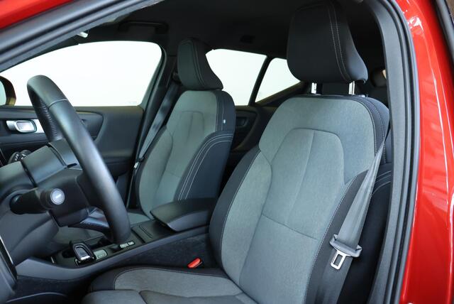 Volvo XC40 T2 Business Pro | Semi-Electrische Wegklapbare trekhaak | Adaptive Cruise Control | 1ste eigenaar | Dealeronderhouden | Parkeerverwarming | BLIS | Parkeersensoren voor + achter | Parkeercamera | Stoelverwarming | Volvo on Call | Comfortstoelen | 18'' Lich