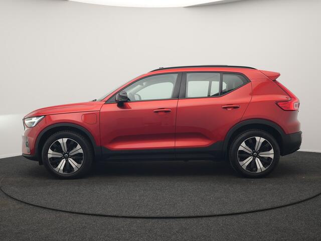 Volvo XC40 T4 Ultimate Dark PHEV 221pk Dealer O.H. | Trekhaak Af Fabriek | Panodak | Camera | Harman / Kardon | Lederen Sportstoelen Memory & Verwarmd | Keyless | Apple Carplay | Navigatie | DAB | Plug In Hybrid |