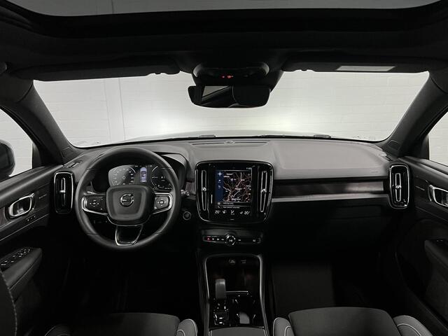 Volvo XC40 1.5 T5 Plug-in hybrid Ultimate Dark Trekhaak | Open dak | Adapt. cruise | 360 camera | Stuur-/stoelverwarming | Harman Kardon | Carplay