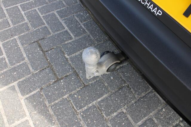 Volvo XC40 Recharge Plus | Adapt. Cruise | Draadloze telefoonlader | El. Trekhaak | PDC V+A | Camera |