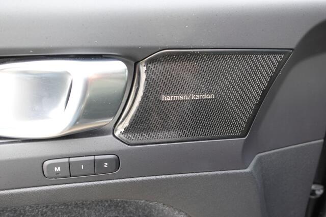 Volvo XC40 1.5 T3 R-DESIGN Panorama Winterpack 49000 km !