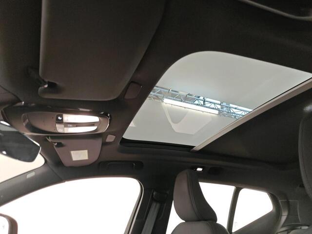 Volvo XC40 Recharge Pro 1e Eigenaar | Dealer Onderh | BTW | NAP | SOH91% | Pano | Trekhaak | 360 Cam | Elek Stoel + Memory | Winter Pack | Sfeer | H&K | Warmtepomp | 1 Kabel | Elek Klep | ACC | Full Led |