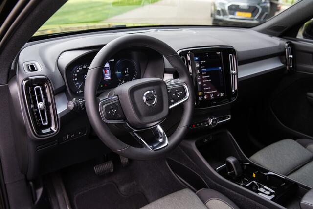 Volvo XC40 1.5 T5 Recharge PHEV hybrid Plus Dark , Trekhaak, Adap. cruise,