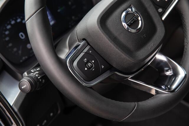 Volvo XC40 1.5 T5 Recharge PHEV hybrid Plus Dark , Trekhaak, Adap. cruise,