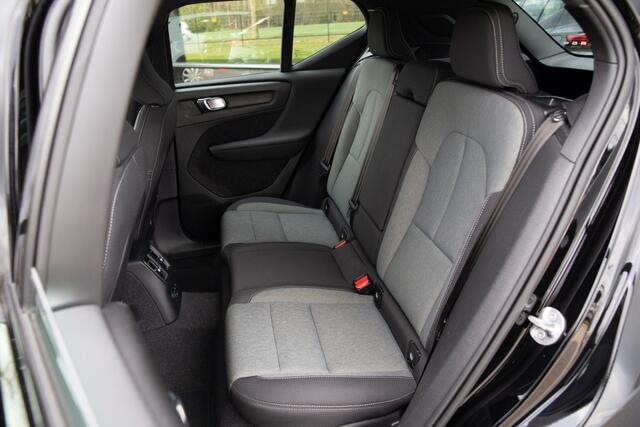 Volvo XC40 1.5 T5 Recharge PHEV hybrid Plus Dark , Trekhaak, Adap. cruise,