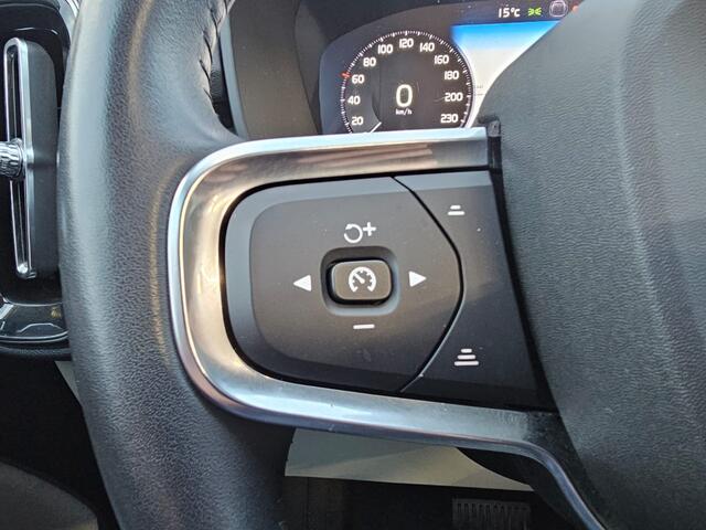 Volvo XC40 2.0 T5 AWD R-Design Intro Edition | Pano | Trekhaak | Leder | Stuur - & stoelverwarming | Blis | App-connect | Elektr. verstelbare stoelen | Elek. achterklep | 360 camera |