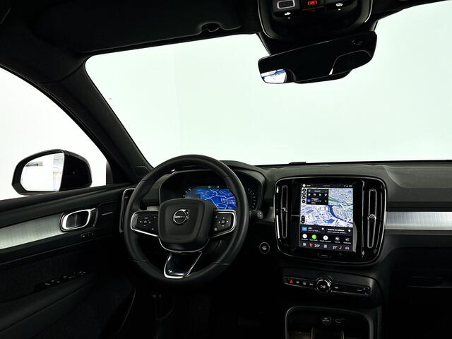 Volvo XC40 B4 Plus Black Edition | Panoramadak | 360° camera | Harman Kardon | Stoel- en Stuurverwarming | Trekhaak