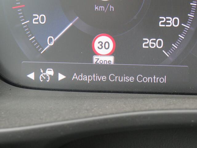 Volvo XC40 1.5 T4 Recharge R-Design * Rijklaarprijs incl. garantie * Adaptieve Cruise * 360 Camera * Stoel/Stuur verw *