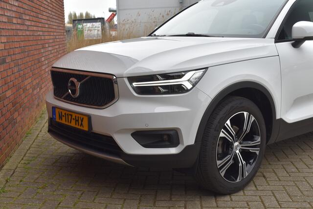 Volvo XC40 T3 163PK Automaat Business Pro | Trekhaak | 19'' | Audio & Park Assist Pack | Climate Pack |