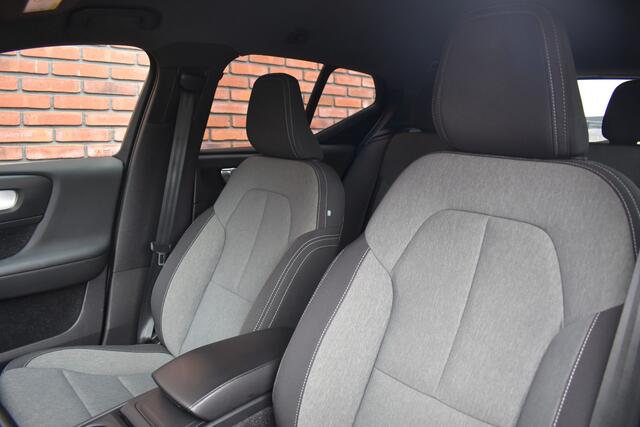 Volvo XC40 T3 163PK Automaat Business Pro | Trekhaak | 19'' | Audio & Park Assist Pack | Climate Pack |