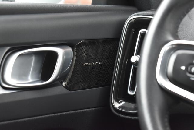 Volvo XC40 T3 163PK Automaat Business Pro | Trekhaak | 19'' | Audio & Park Assist Pack | Climate Pack |