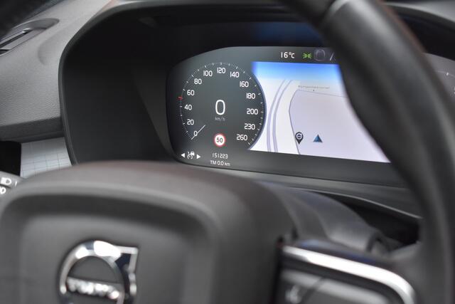 Volvo XC40 T3 163PK Automaat Business Pro | Trekhaak | 19'' | Audio & Park Assist Pack | Climate Pack |