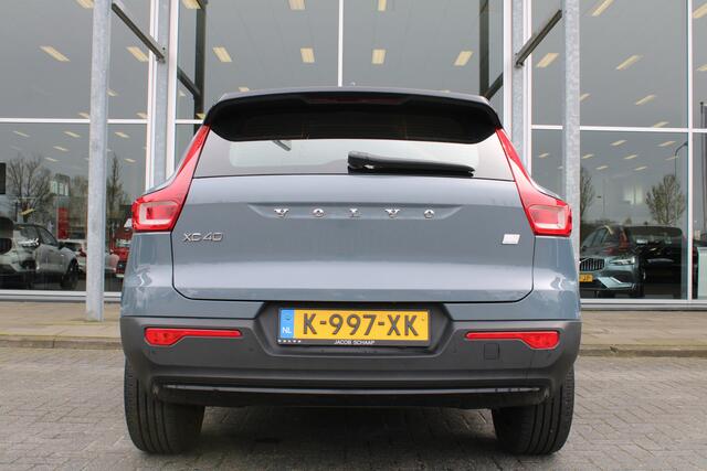 Volvo XC40 T4 Automaat Recharge R-Design Expression | Adapt. Cruise | El. Trekhaak | Camera | BLIS | Verw. Voorstoelen & Stuurwiel | Leder | Keyless |