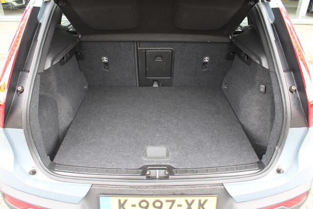 Volvo XC40 T4 Automaat Recharge R-Design Expression | Adapt. Cruise | El. Trekhaak | Camera | BLIS | Verw. Voorstoelen & Stuurwiel | Leder | Keyless |