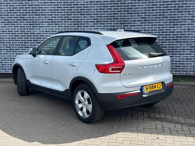Volvo XC40 1.5 T3 | Trekhaak | Achteruitrijcamera | Parkeersensoren | Lichtmetalen Velgen 17 inch | Navigatie | Airco
