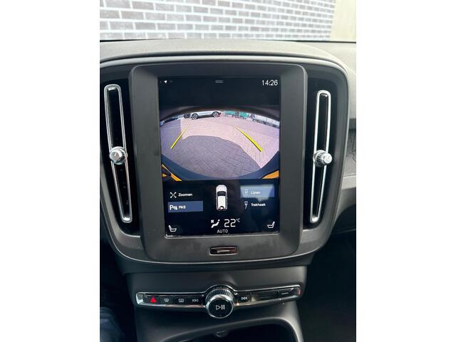 Volvo XC40 1.5 T3 | Trekhaak | Achteruitrijcamera | Parkeersensoren | Lichtmetalen Velgen 17 inch | Navigatie | Airco