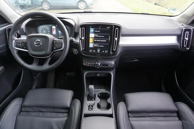 Volvo XC40 1.5 T4 Recharge R-Design Expression | Trekhaak | Intellisafe | Stoelverwarming | BLIS | Camera | Pilot assist | 18" Lichtmetalen velgen | Elektr. Achterklep |