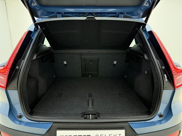 Volvo XC40 B3 177pk Automaat Core / Leder / Stoel + Stuurw. Verwarming / Noodreservewiel / Keyless / Elektr. Achterklep / 18'' + All Season Banden / Draadl. Telefoonlader / PDC + Camera /