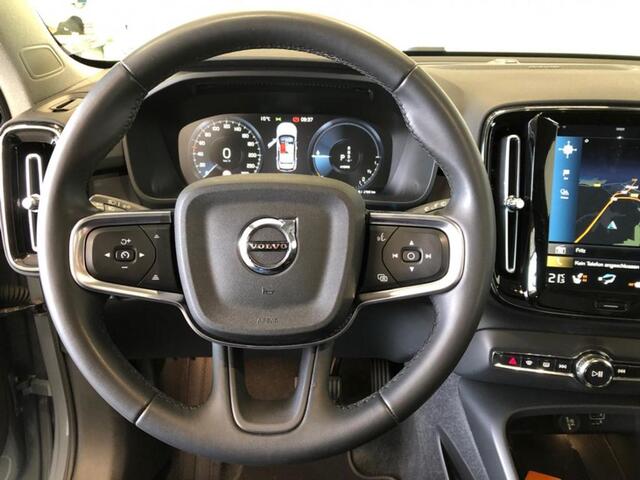 Volvo XC40 1.5 T5 Plug-in Hybrid Ultimate Bright | PHEV | Lederen Bekleding | 360 Graden Camera | Panoramadak | Navigatie | Apple Carplay | Android Auto | Elektrisch Verstelbare Voorstoelen | Keyless Entry | Elektrische Achterklep | BLIS | Cruise Control Adaptief