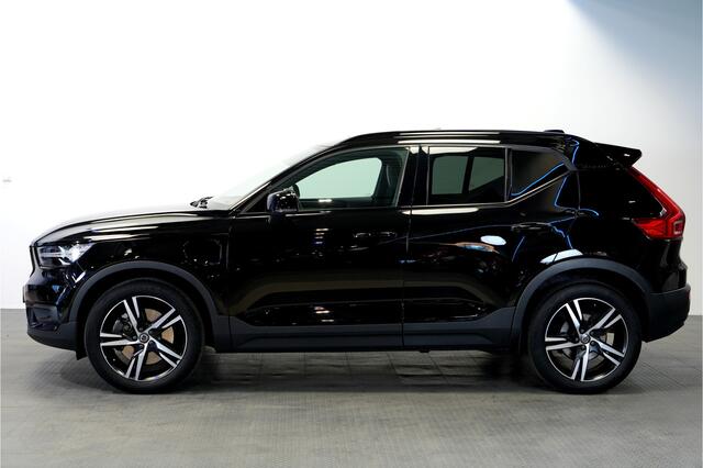 Volvo XC40 1.5 T5 Plug-in Hybrid 193kW/262pk DCT7 R-Design PANORAMADAK + LEER + ADAPT.CRUISE + PILOT ASSIST + NAVI SENSUS + BLIS + LANE ASSIST + PARKEERKLIMAAT + ACHTERUITRIJCAMERA + KEYLESS ENTRY&GO + PARKSENSOREN V&A + 19" LM-VELGEN!!