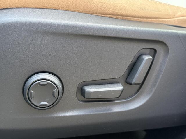 Volvo XC40 1.5 T5 Recharge Inscription Elek. stoelen / 360 Camera / Stuur & Stoelverwarming / Elek. Trekhaak / ACC /