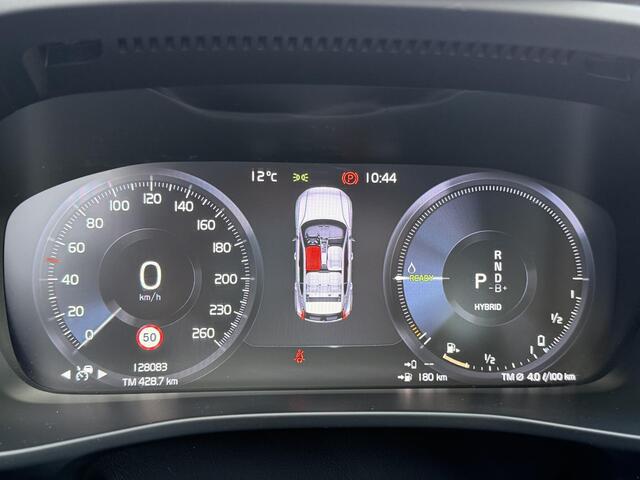 Volvo XC40 1.5 T5 Recharge Inscription Elek. stoelen / 360 Camera / Stuur & Stoelverwarming / Elek. Trekhaak / ACC /