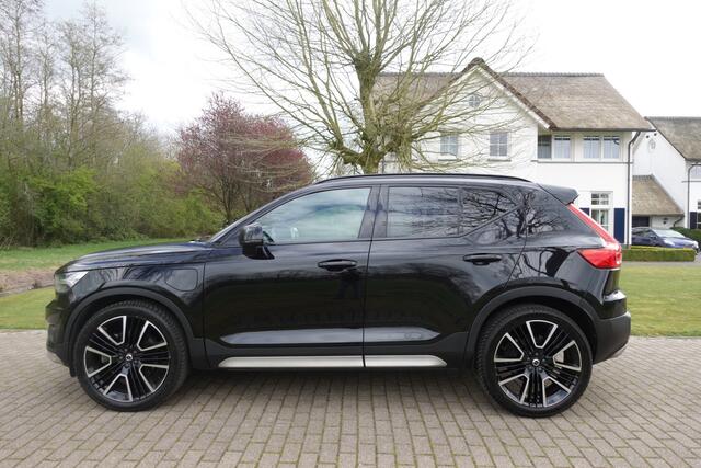 Volvo XC40 1.5 T5 Recharge R-Design | Harman Kardon | ACC | Stoelverwarming | Stuurwielverw. | 360° Camera | Trekhaak |