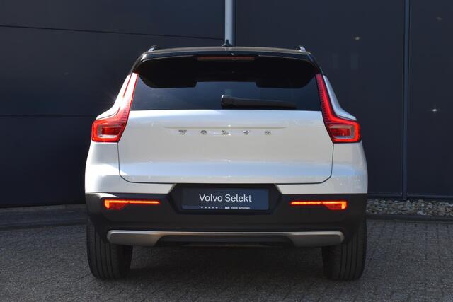 Volvo XC40 T4 Recharge R-Design | Verwarmbare voorstoelen en stuurwiel | Adaptieve cruise control | Achteruitrijcamera | Keyless | Elektrische voorstoelen | Elektrische achterklep |