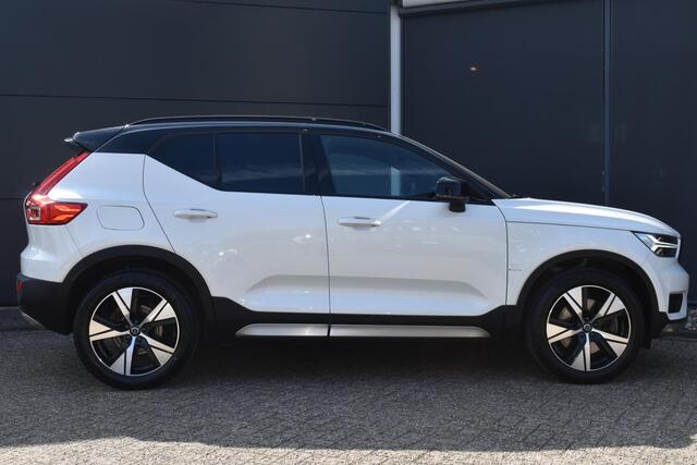 Volvo XC40 T4 Recharge R-Design | Verwarmbare voorstoelen en stuurwiel | Adaptieve cruise control | Achteruitrijcamera | Keyless | Elektrische voorstoelen | Elektrische achterklep |