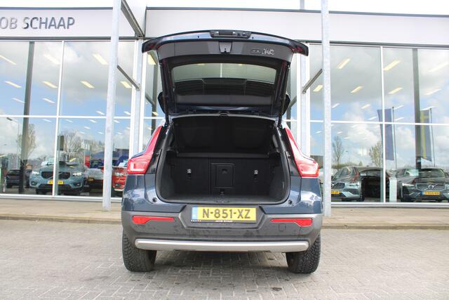 Volvo XC40 T4 211PK Automaat Recharge Inscription | Adapt. Cruise | El. Trekhaak | PDC + Camera | Keyless | DAB | Extra getint glas |
