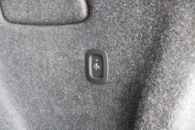 Volvo XC40 T4 211PK Automaat Recharge Inscription | Adapt. Cruise | El. Trekhaak | PDC + Camera | Keyless | DAB | Extra getint glas |