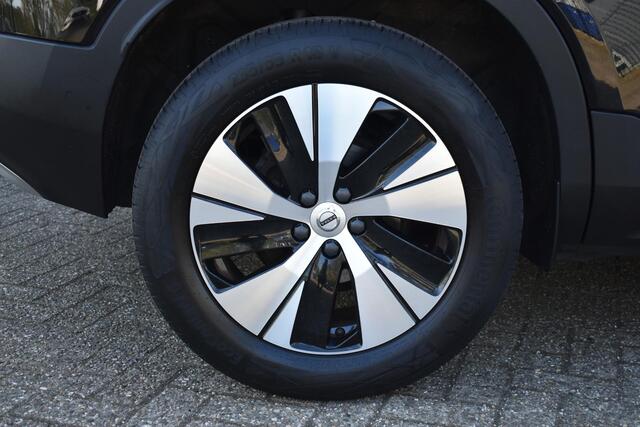 Volvo XC40 T2 Momentum | Automaat | Navigatie | Parkeercamera | Parkeersensoren voor en achter | Apple Carplay | Android Auto | Climate Control | Cruise Control