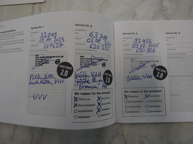 Volvo XC40 1.5 T5 Plug-in hybrid Plus Dark | Leder | Trekhaak | Harman/Kardon | Pilot Assist | Camera | Keyless | Memory | Carplay