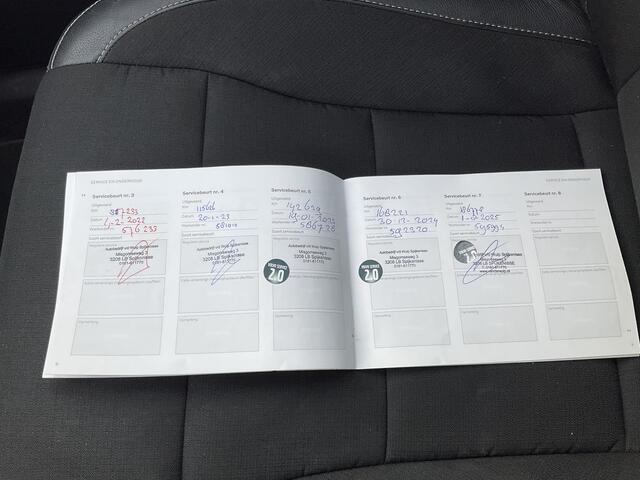 Volvo XC40 1.5 T3 Momentum Pro Panoramadak Hoge zit Trekhaak(tegen meerprijs)