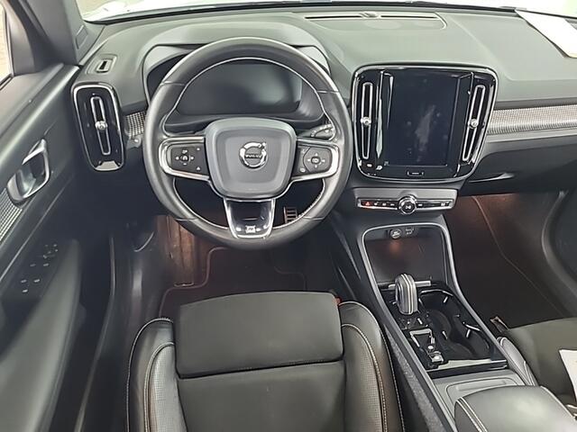 Volvo XC40 2.0 T4 190PK R-Design TREKH. | H-LEER | BLIS + CTA | NAVI