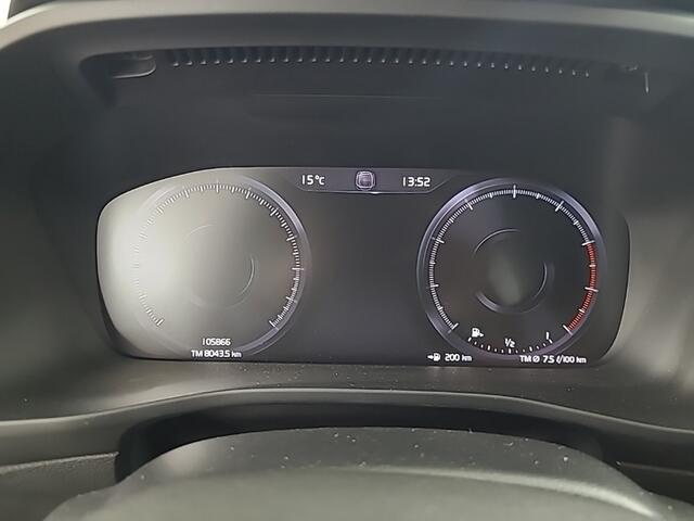 Volvo XC40 2.0 T4 190PK R-Design TREKH. | H-LEER | BLIS + CTA | NAVI