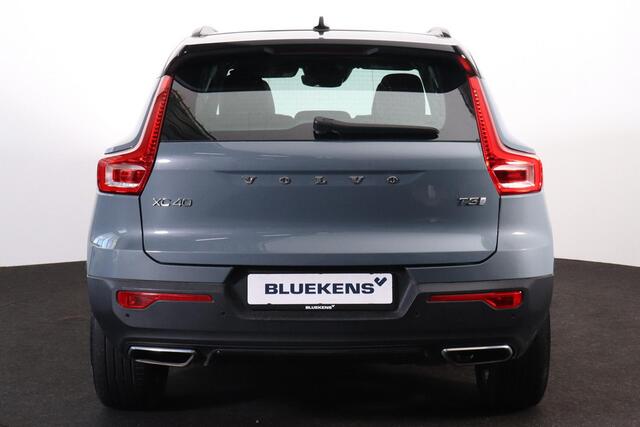Volvo XC40 T3 R-Design - Sensus Navi - Cruise Control - Parkeer verwarming - Voorstoelen, achterbank en stuur verwarmbaar - LED-koplampen - Climate Control - Parkeersensoren achter - Trekhaak semi elektrisch inklapbaar