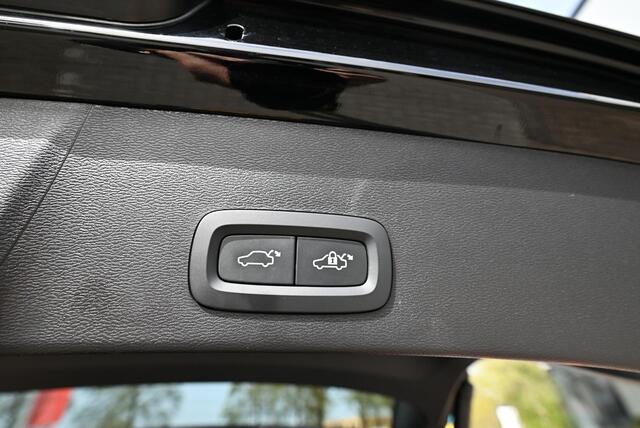 Volvo XC40 1.5 T4 Plug-in hybrid Ultimate Dark