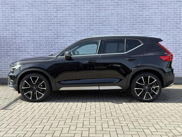 Volvo XC40 Plug-in Hybrid T5 Inscription | Panoramadak | Harman Kardon audio | Lederen bekleding | 21" velgen | Elektrische stoelverstelling | Stoelverwarming voor + achter | Keyless | Actieve LED koplampen | Getint glas | Stuurverwarming |